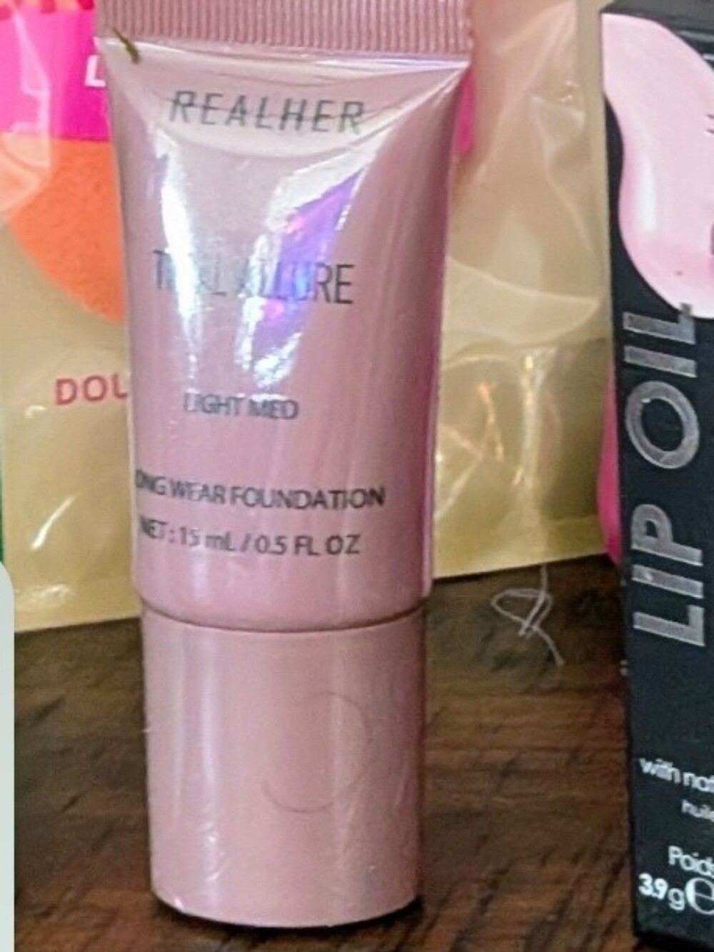REALHER Total Allure Long wear Foundation